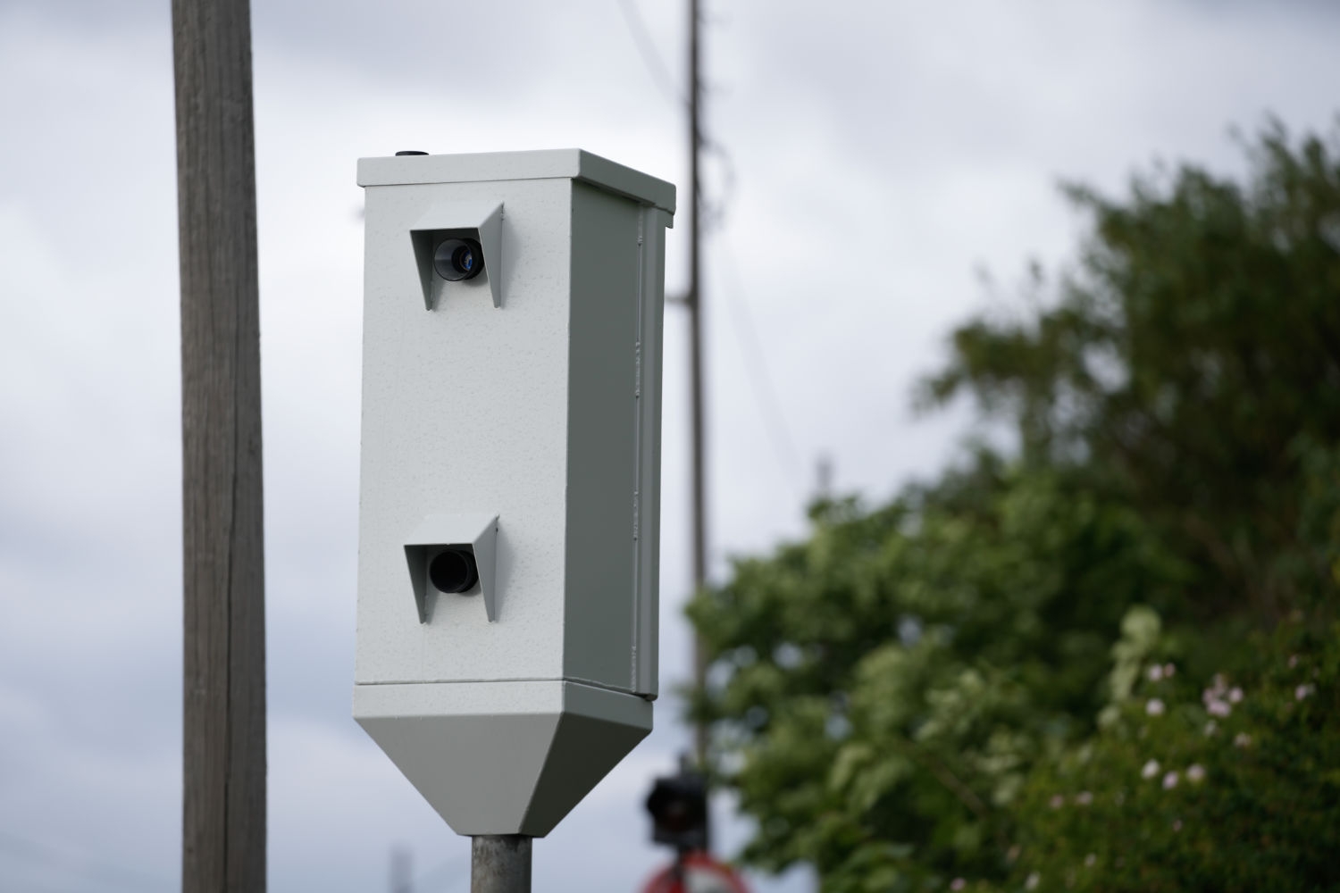Fotobokser som måler bilenes gjennomsnittsfart over en strekning, skal innføres på flere nye veier rundt om i landet.