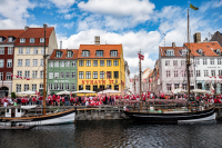 København, som arrangerer flere EM-kamper, blir åpnet enda mer opp fra mandag av.