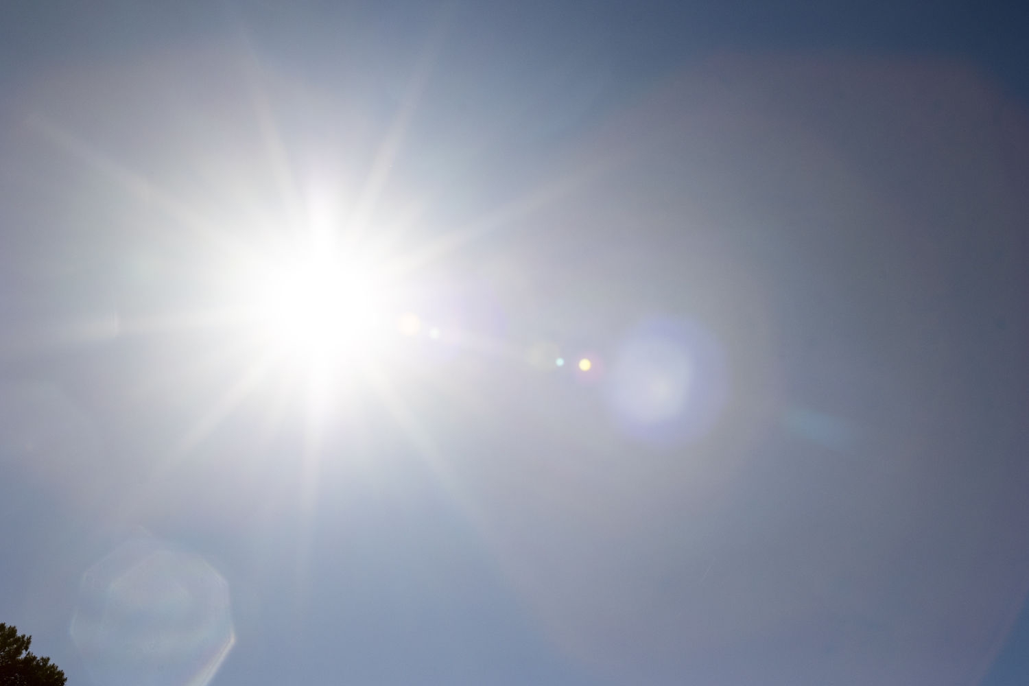 Det kan bli temperaturer på opptil 25 grader flere steder i landet, både de kommende dagene og mot slutten av neste uke.