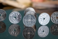 Det vil kreve kraftige tiltak for å få den norske kronen tilbake på gamle toppnivåer. Flere økonomer sier dagens nivå ligger nær den nye normalen for kronekursen.