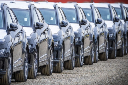 Det ble registrert nesten 180.000 nye personbiler i Norge fjor. Nesten alle var elbiler.