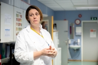 Det er smittsomt, plagsomt og fullstendig utmattende. - Blir du smittet av norovirus, blir du nesten garantert syk, sier bioingeniør Kaja Marienborg. Kaja Marienborg, bioingeniør og universitetslektor på bioingeniørutdanningen ved OsloMet. Hun leder også NITO bioingeniørfaglig institutts fagstyre.