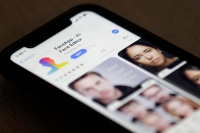 Forbrukerrådet er bekymret for at bildene i den populære appen FaceApp kan misbrukes og at vilkårene bryter med flere norske lover.