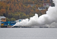 Den russiske tråleren Bukhta Naezdnik tippet nettopp ved kai i Breivika Havn i Tromsø.