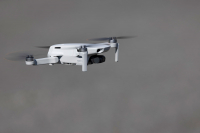 All ulovlig droneflyging rundt norske flyplasser blir anmeldt av Avinor.
