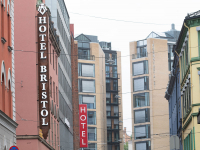 Verken Thon Hotels eller Nordic Choice har svart på hvilke hoteller som nå er blitt stengt.