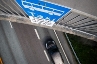 51 bilførere ble mandag morgen stanset etter å ha kjørt i ulovlig kollektivfeltet på E18 ved Strand i Stabæk.