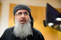 Mulla Krekar under et rettsmøte i fjor høst.