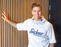 ROM MED SJEL: – Jeg liker at det er ordentlig og vil ha løsninger som fungerer. Studioet både ser bra ut og låter bra, det er et rom å bli inspirert av. Det er kult at rommet har sjel. Jeg har et langt og godt forhold til dette rommet, og nå er det klart for ny musikk. Mange nye, legendariske låter skal bli til her, sier Atle Pettersen.