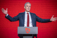 – Arbeiderpartiet får tillit fordi vi kan få flertall for en mer rettferdig politikk etter valget, sier Ap-leder Jonas Gahr Støre.