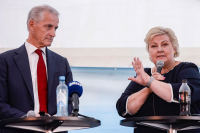 Høyre-leder Erna Solberg er i vinden, mens statsminister Jonas Gahr Støre sliter med å holde på velgerne.